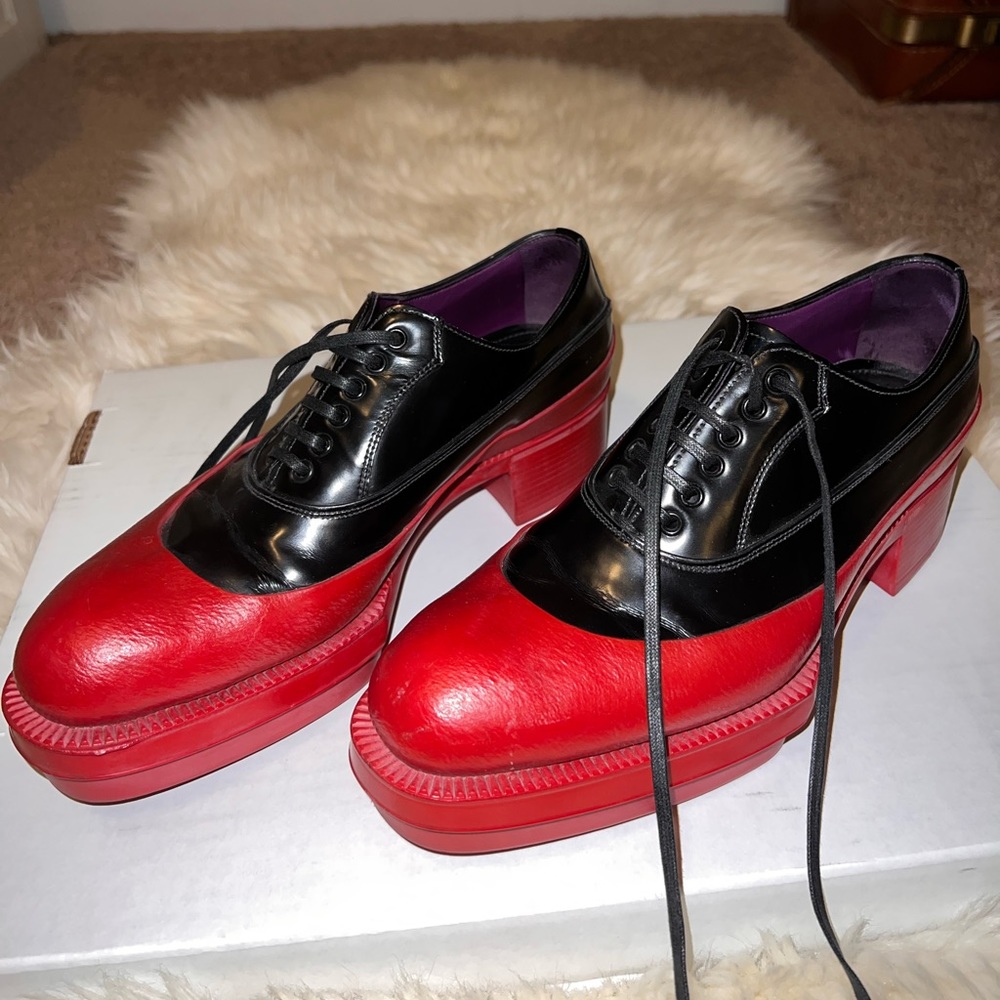Prada Spazzolato Rubber Dipped Laced Up Oxford shoes. Women’s size 7.